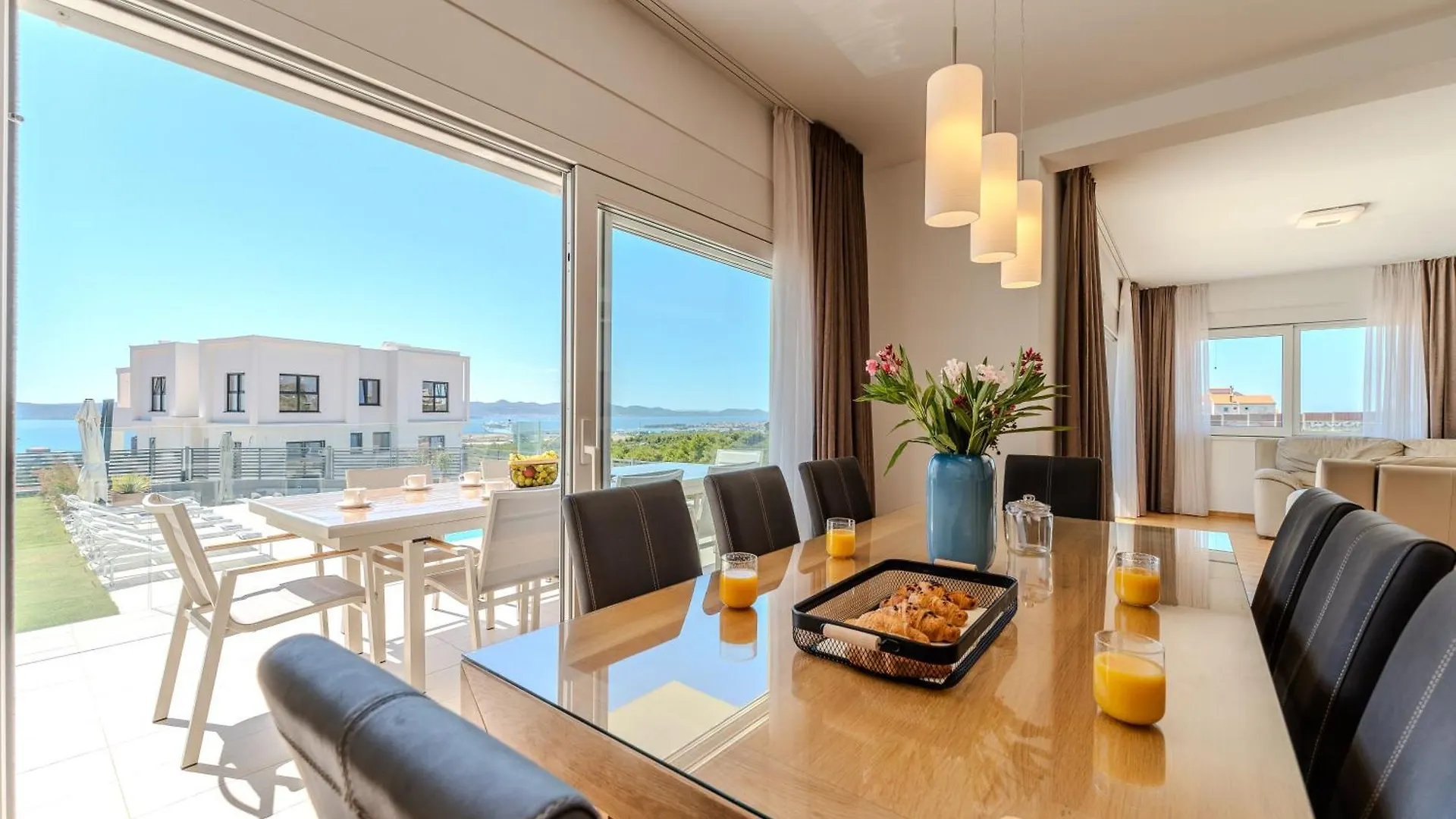New Luxury Villa 