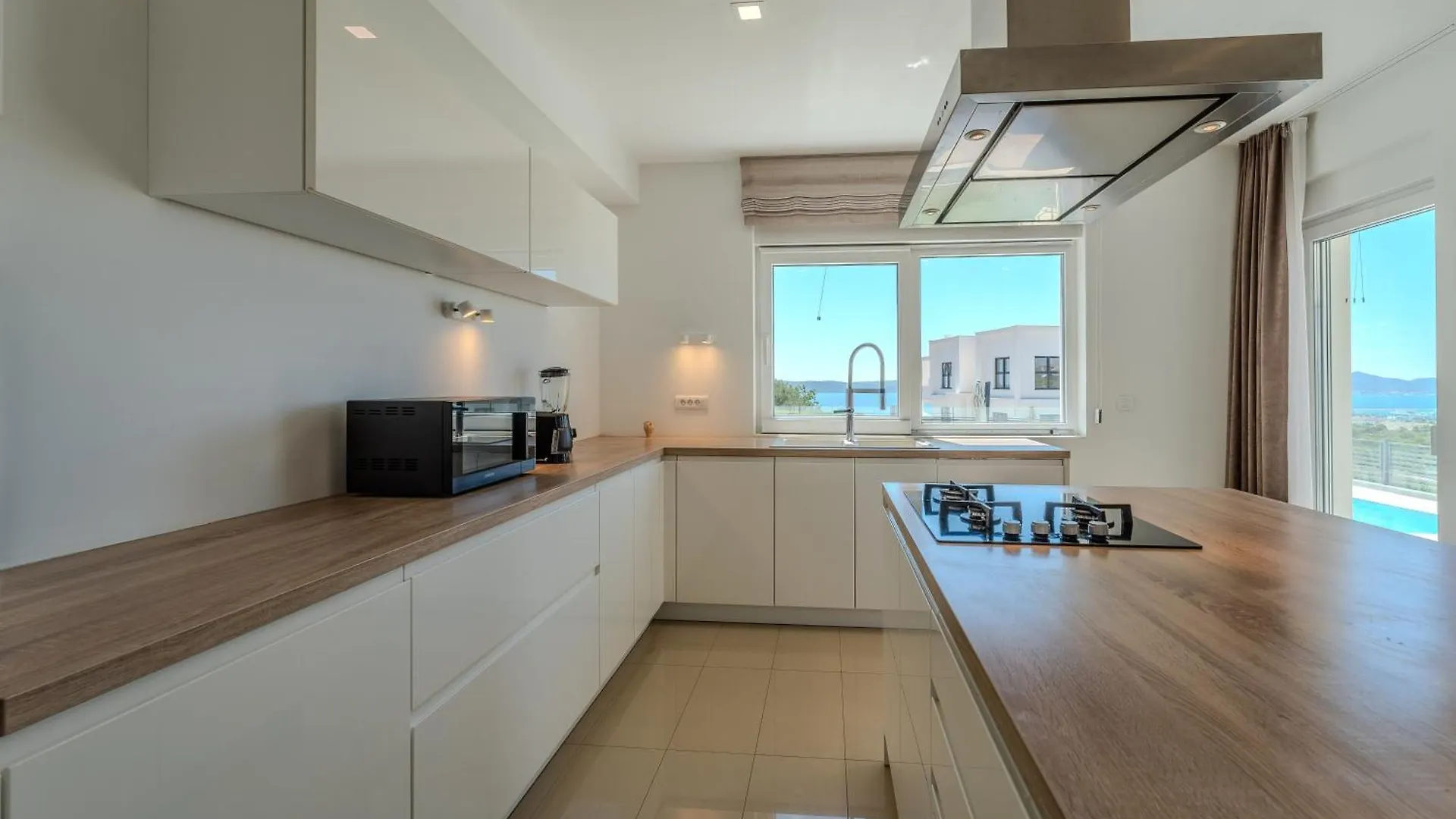 New Luxury Villa 